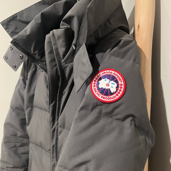 Canada Goose Chelsea Down Parka in Charcoal - Picture 4 of 15